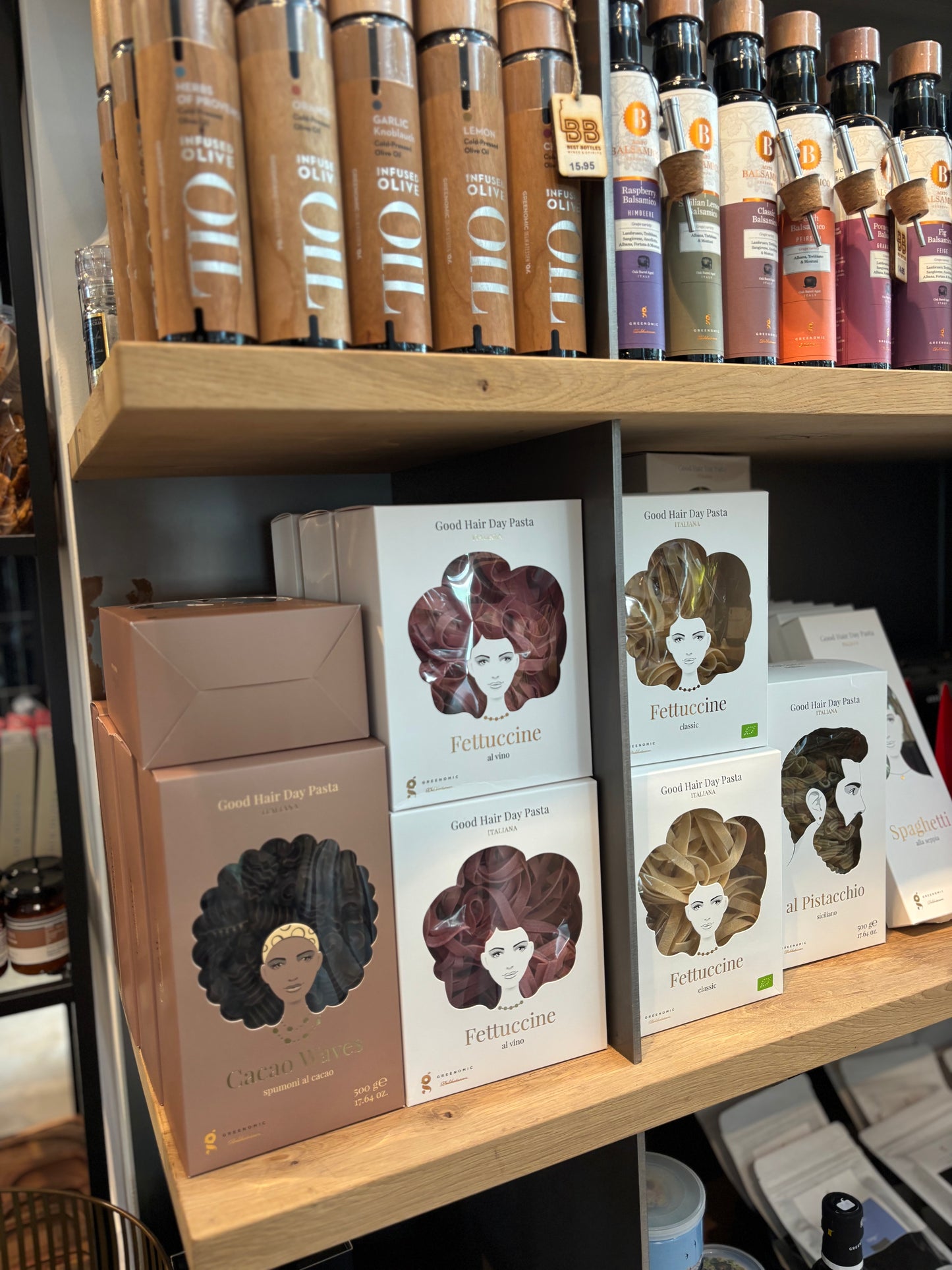 Greenomic Good Hair Day Pasta al Vino van The Chocolate Block in Breda