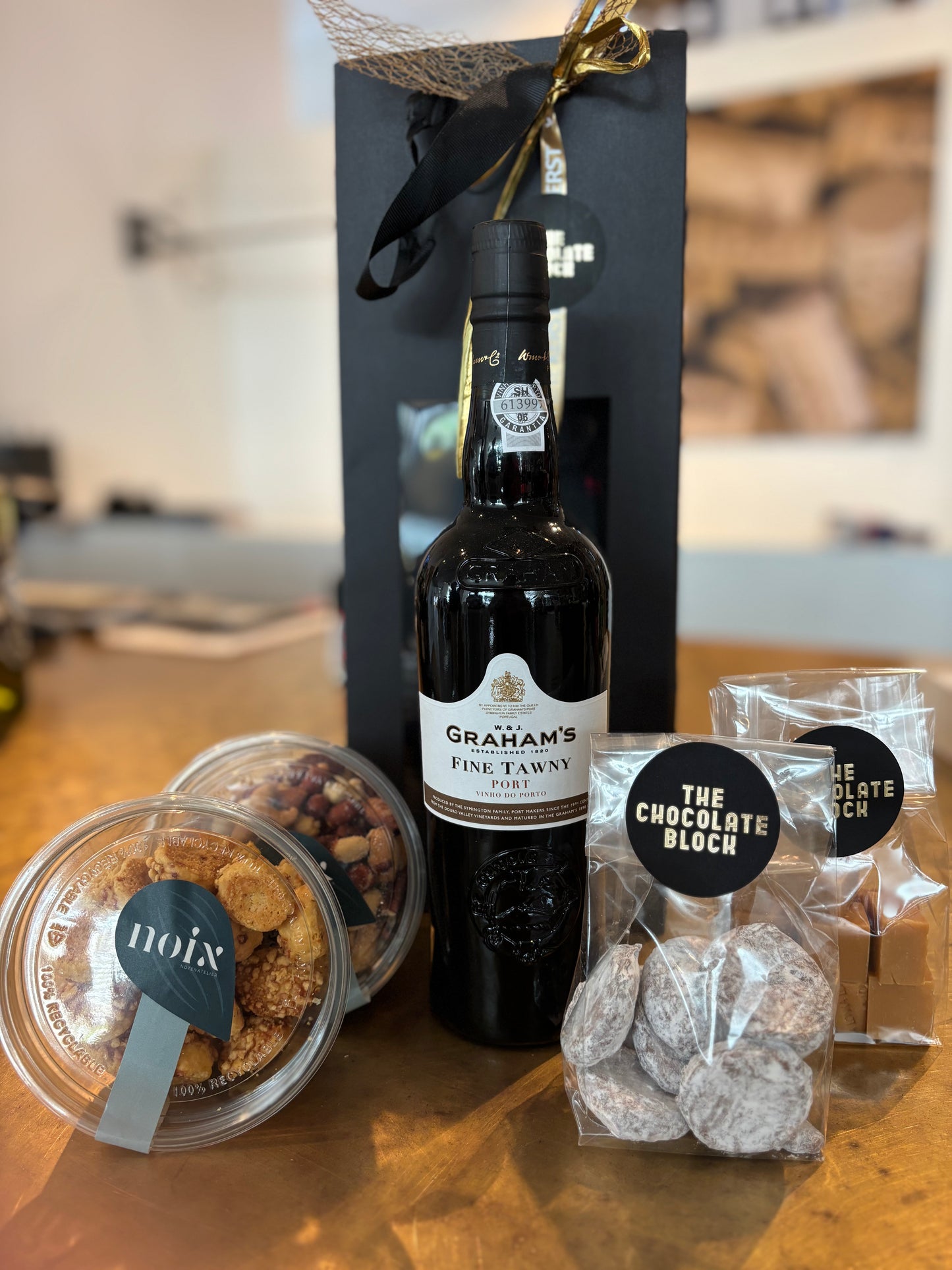 Rode Port met Delicatessen in Luxe Draagtas
