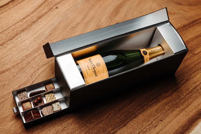 Chocolade en Wijn cadeau in luxe verpakking 