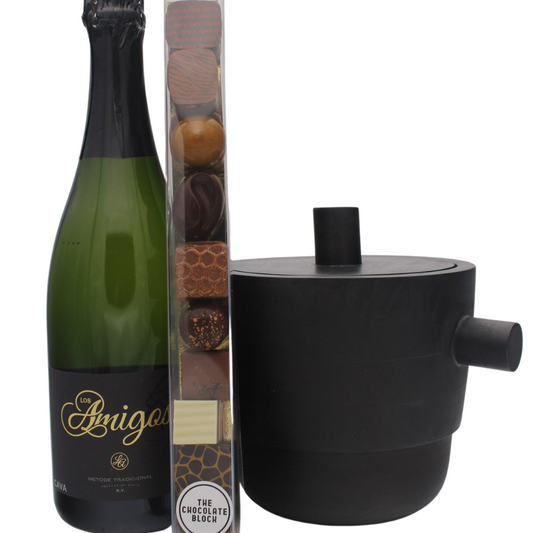 Luxe houten ijskoeler Ask van House Doctor met Cava en Bonbons